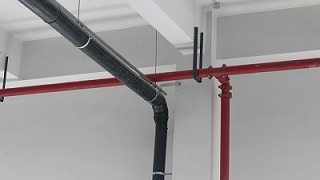 本建筑采用虹吸式排水管 智慧雨